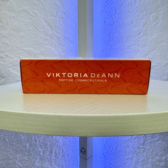 Viktoria DeAnn Ultra Rejuvenator and Pepti-Lash XL Kit - Picture 5 of 5